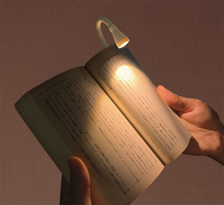 クリップオンブックライト　使用イメージ画像１